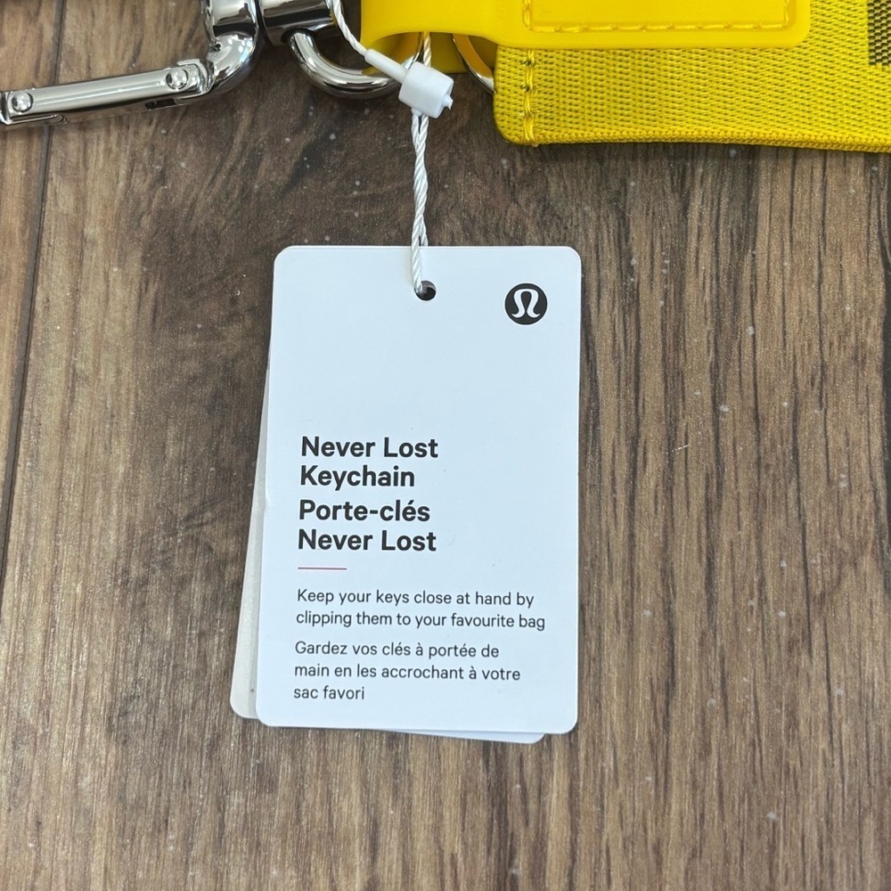 NWT Lululemon Never Lost Keychain In Maze Yellow/Graphite Grey - Picture 4 of 5